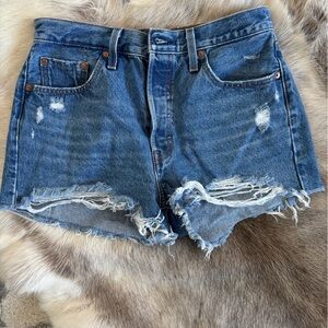 Women’s distressed Levi shorts